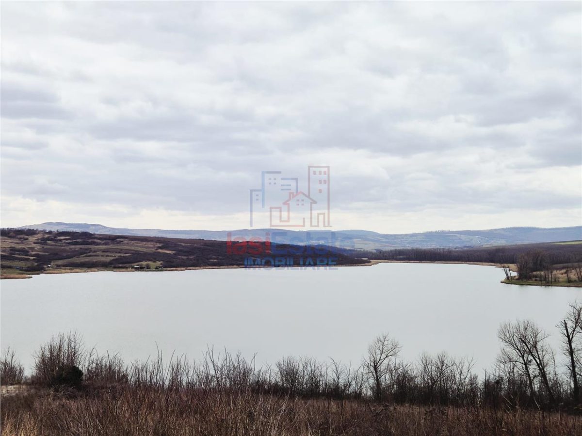 Teren cu vedere superba la lac de 1280 mp, Ciurbesti - foto 4