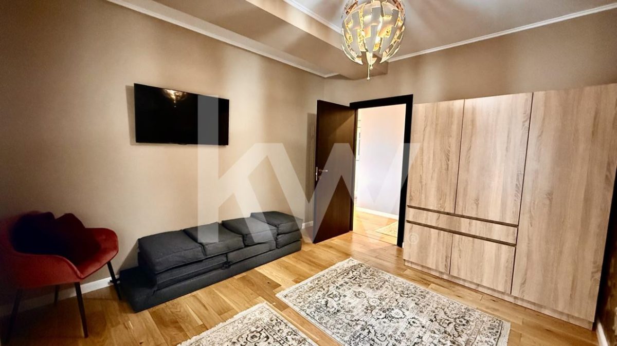 Apartament superb cu 4 camere deasupra orasului - foto 9