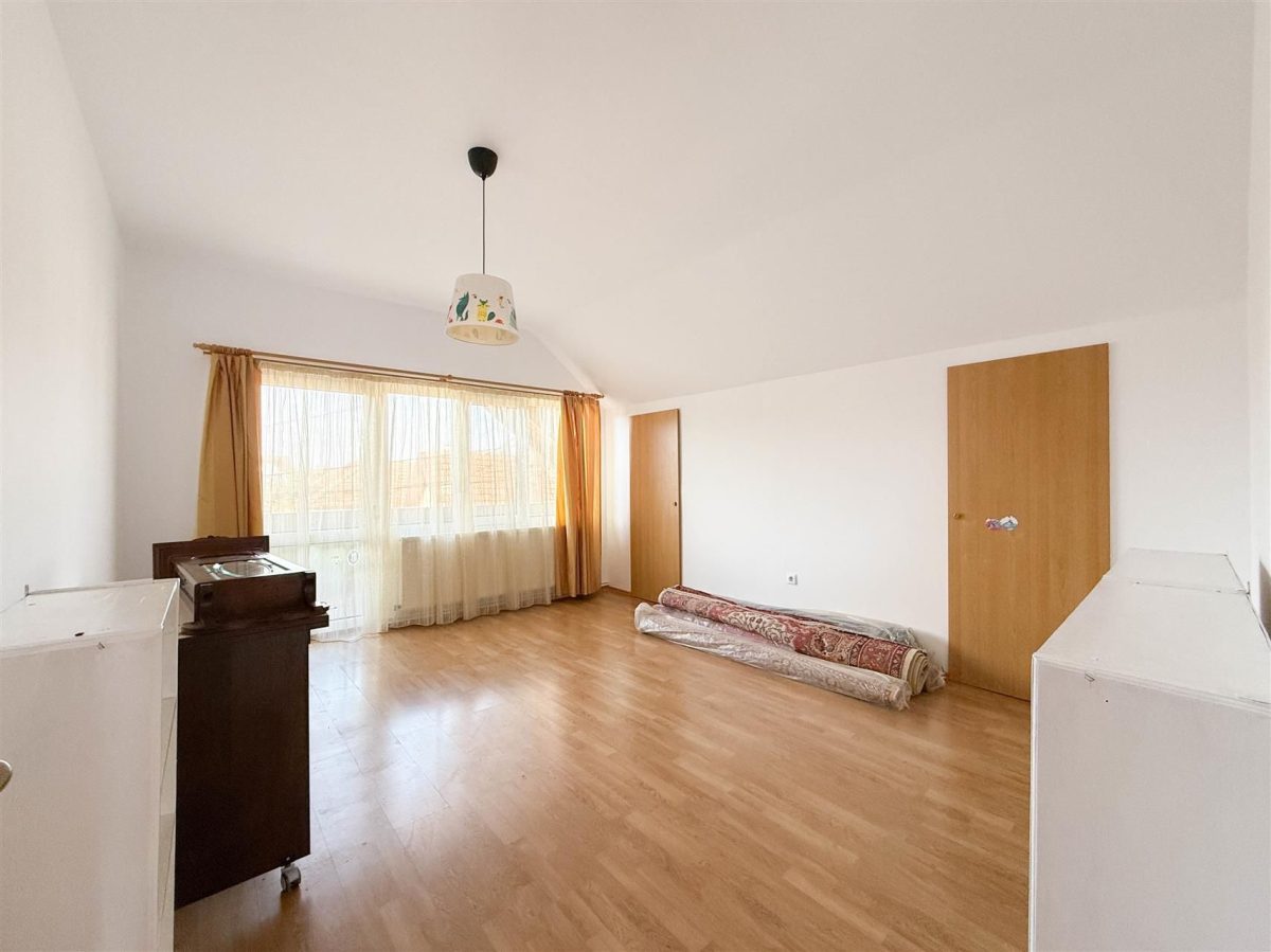 Apartament la casa 4 camere | 110 mp | 2 parcari in curte | Someseni - foto 6