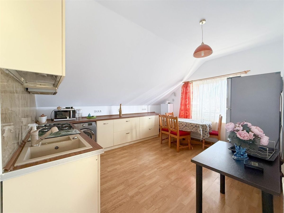 Apartament la casa 4 camere | 110 mp | 2 parcari in curte | Someseni - foto 7