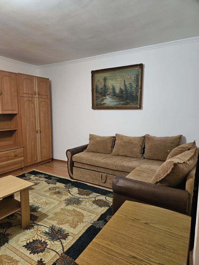 Garsonieră la casă, in zonă centrală, cu pod și beci. - Brasov