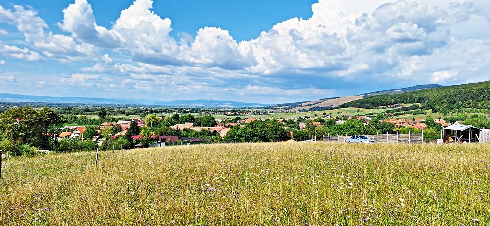 La 24 km de Brasov teren superb de 2010mp cu utilitati - foto 4