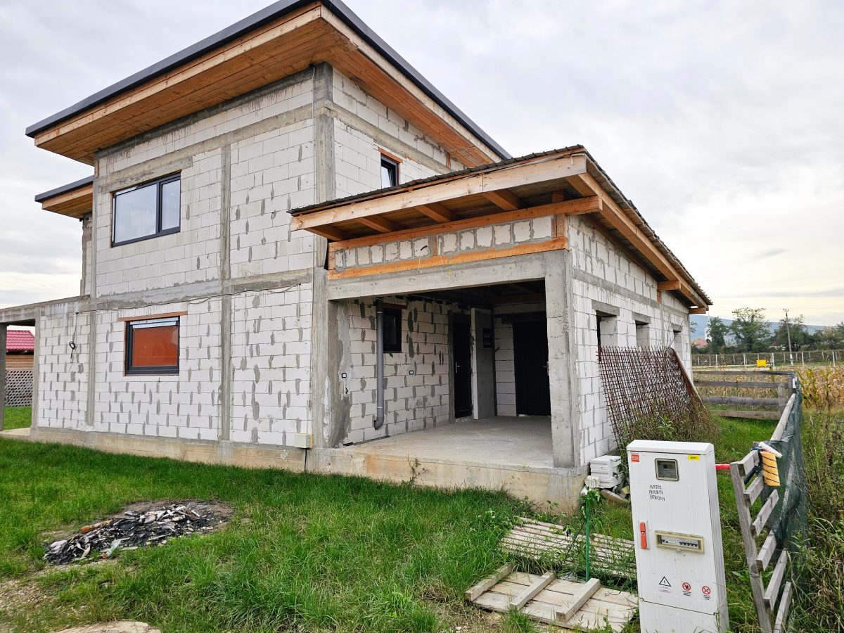 Casă Modernă P+1, Garaj, Teren 600 mp, Ighiu (10 km de Alba Iulia) - Ighiu