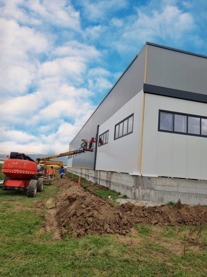 Hala industriala, 1300 mp construiti, 3000 mp teren, toate utilitatile - foto 2