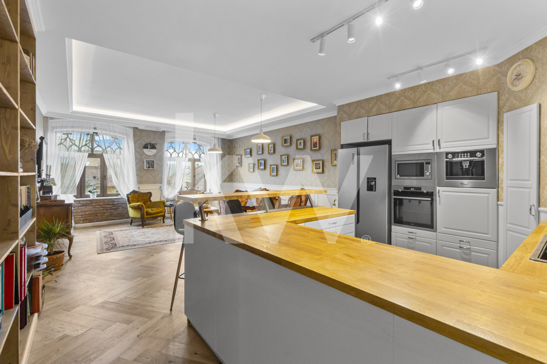 Apartament unic în Centrul Istoric | 142 mp | Terasă cu vedere spre Tâmpa | - foto 11