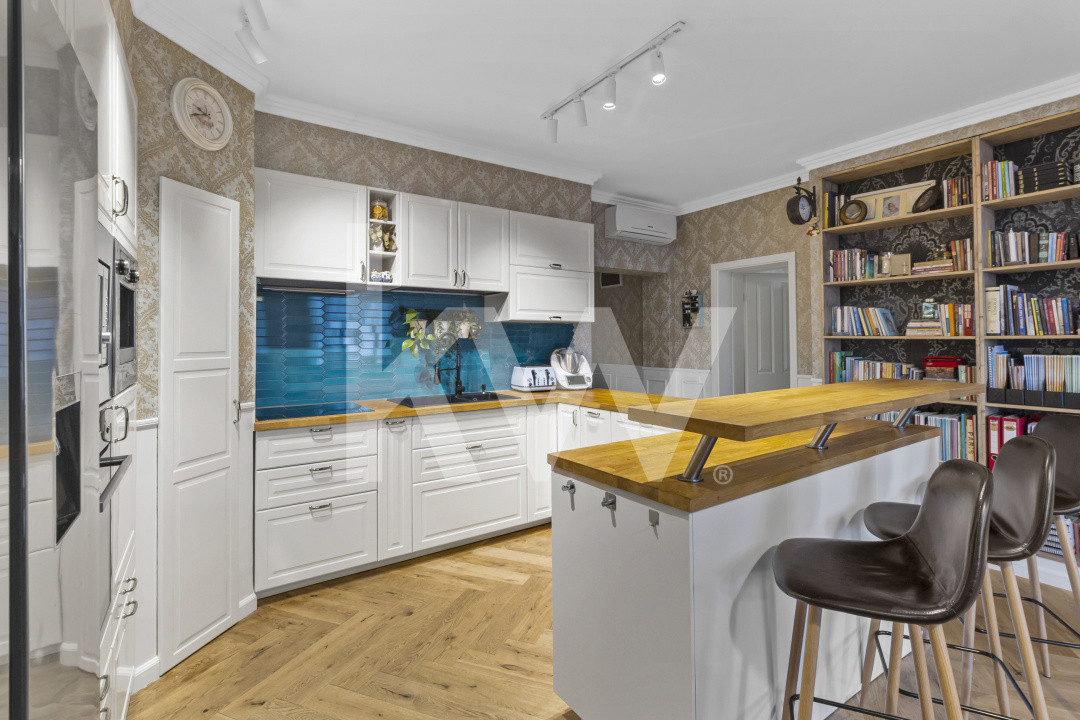 Apartament unic în Centrul Istoric | 142 mp | Terasă cu vedere spre Tâmpa | - foto 14