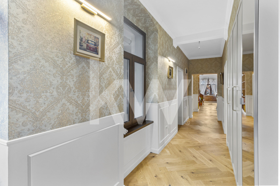 Apartament unic în Centrul Istoric | 142 mp | Terasă cu vedere spre Tâmpa | - foto 18