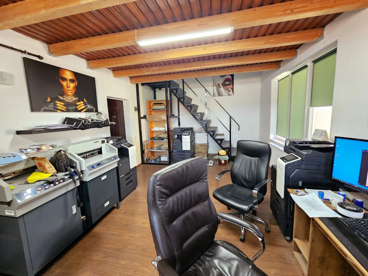 Apartament 4 camere, 2 bai,pretabil pt. birouri, zona ultracentrala - Alba Iulia