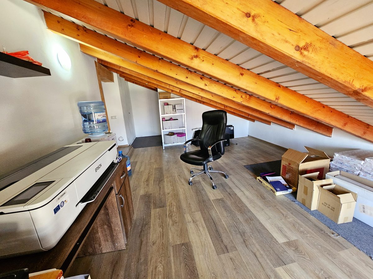 Apartament 4 camere, 2 bai,pretabil pt. birouri, zona ultracentrala - foto 5