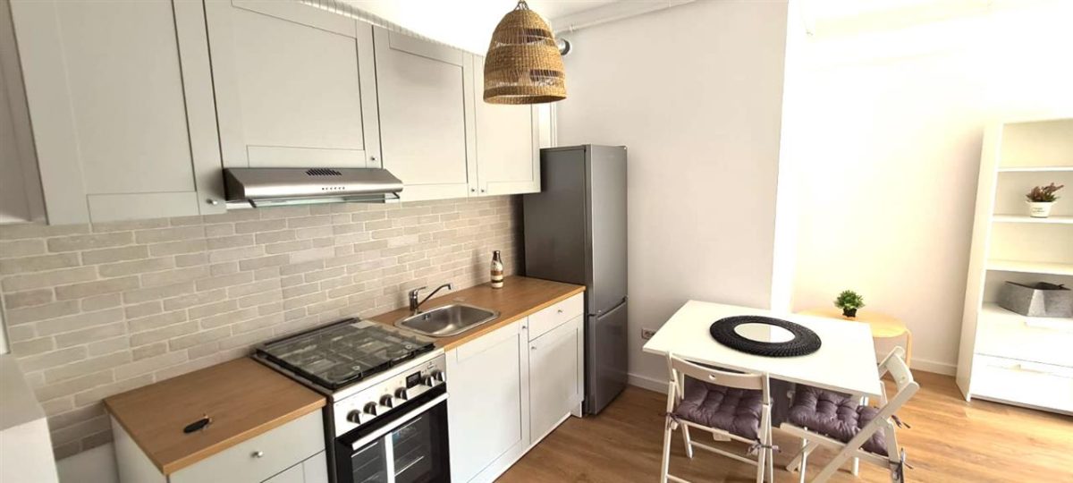 Apartament cu 2 Camere, cu terasa 70 mp, cu foisor si gratar - foto 3
