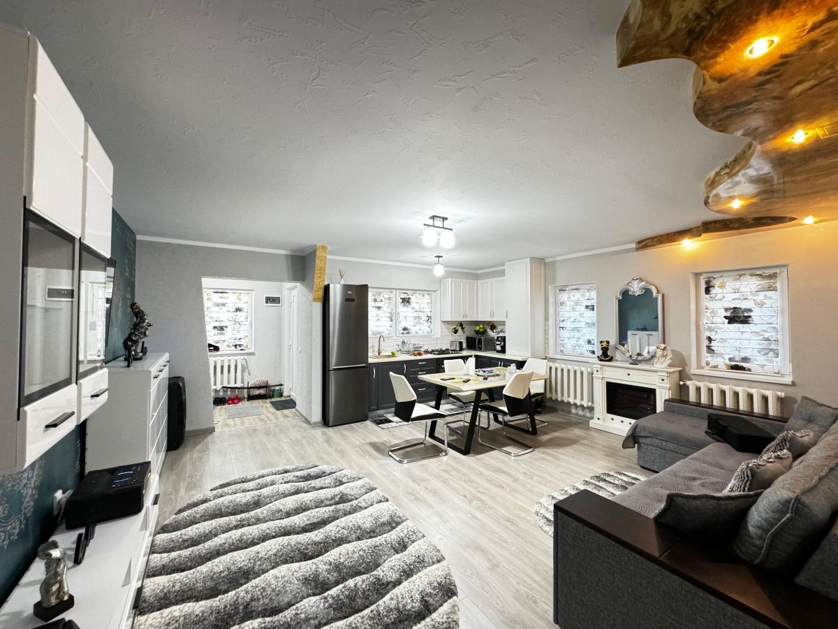 Casa de vanzare, 4 camere, 2 bai, mobilata-utilata, 234 mp teren - foto 2