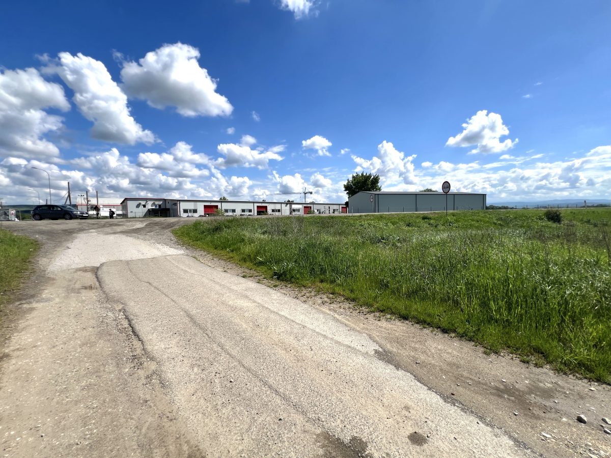 Teren Mixt Industrial de vanzare, 5360mp,  deschidere 41ml - foto 2