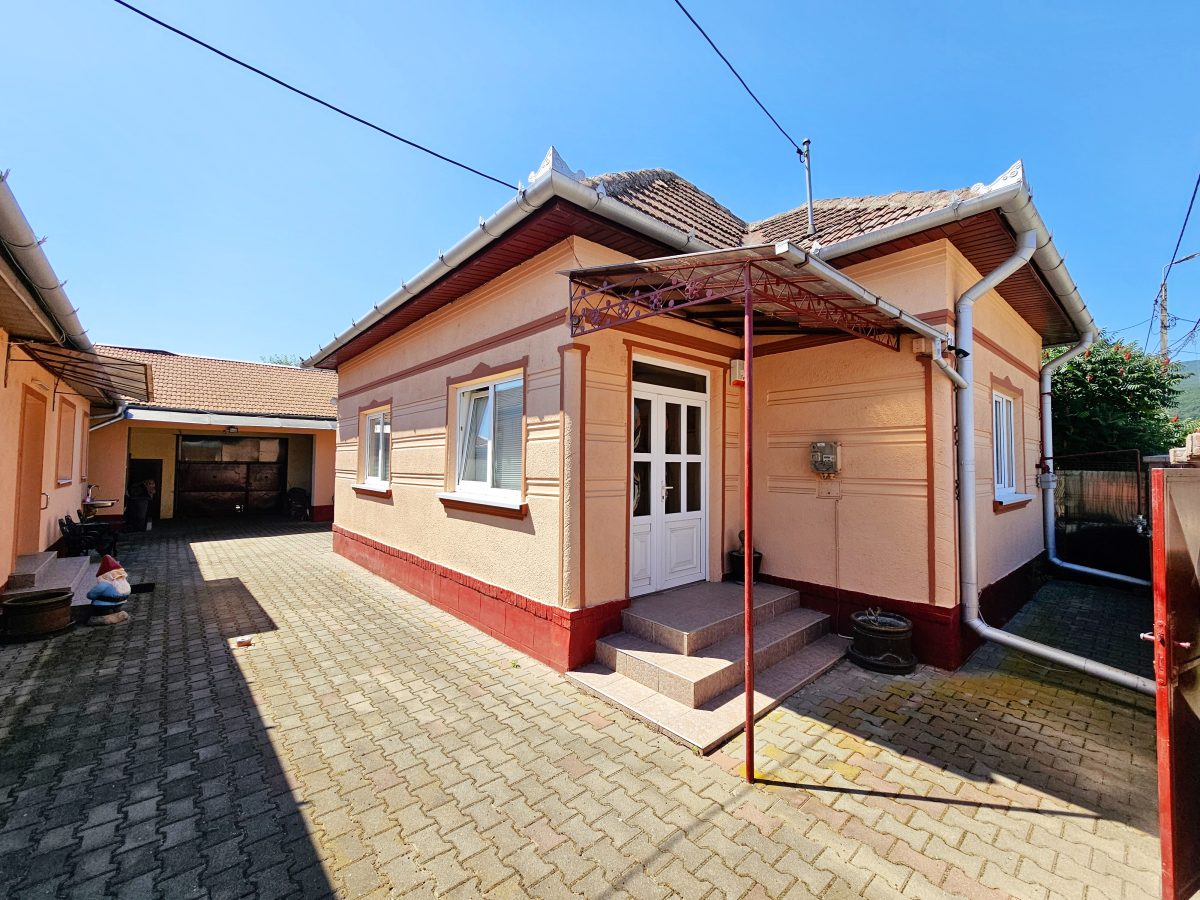 Casa cu 2 corpuri de cladire, 744 mp teren, toate utilitatile, Micesti - Alba Iulia