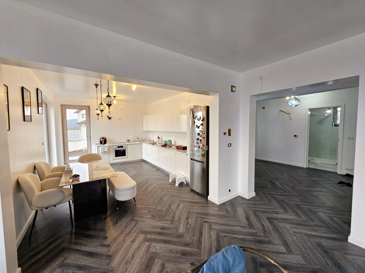 Casa noua, 6 camere, finisata la cheie, 1000 mp teren, zona Schit - foto 4