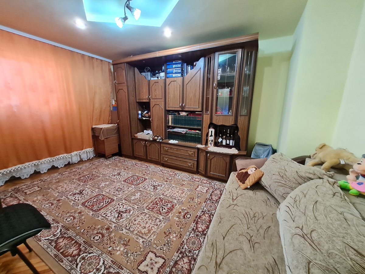 Apartament 3 Camere, 75 mp, Decomandat, Zona Cetate - foto 5