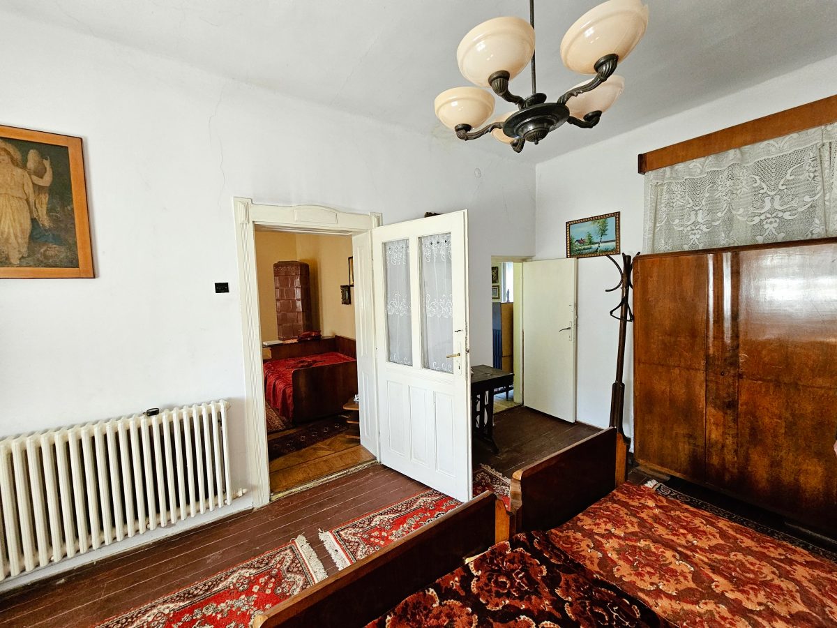 Casa 3 camere, 489 mp teren, acces la 2 strazi, zona ultracentrala - foto 5