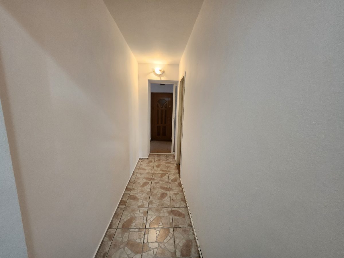 De vanzare apartament 3 camere zona Cetate - foto 5