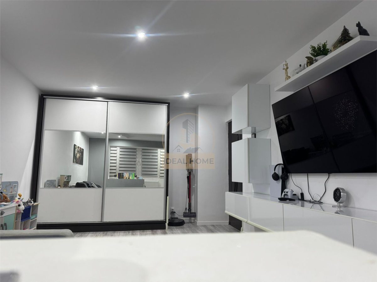 Cug - Selgros - 2 Camere Decomandat - Bloc 1985 - foto 4