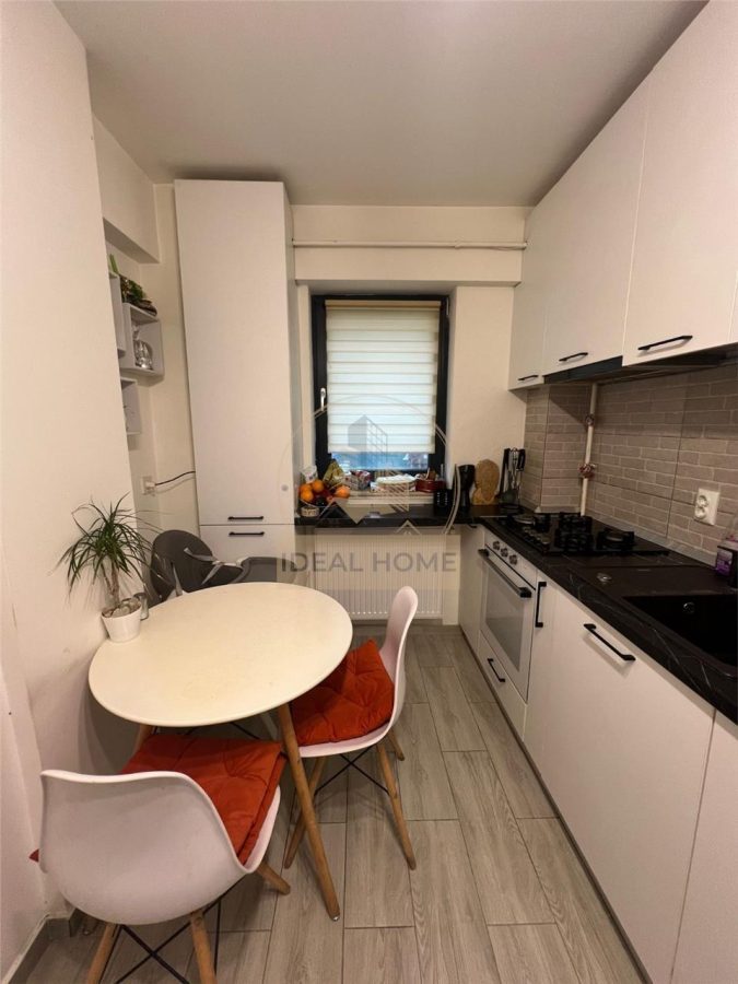 2 CAMERE DECOMANDAT - CURTE PROPRIE - LOC DE PARCARE - foto 4