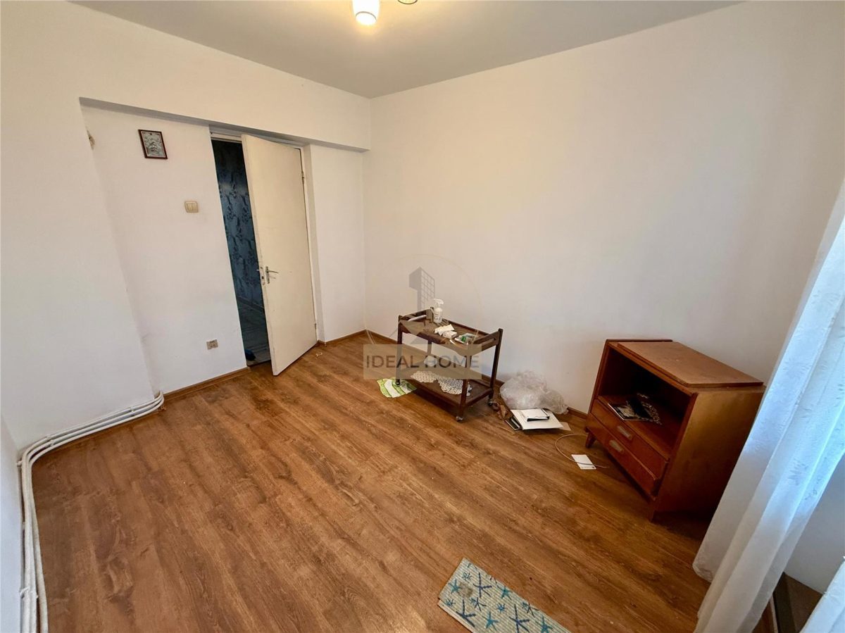 Gara - Etaj 1 - Apartament cu 4 camere - foto 2