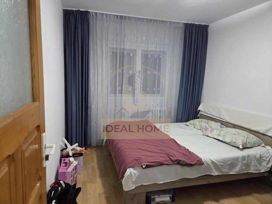 Nicolina - 3 Camere Decomandat - Etaj 2 -70 Mp - Bloc 1982 - foto 2