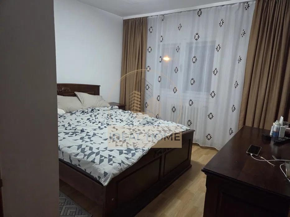 Nicolina - 3 Camere Decomandat - Etaj 2 -70 Mp - Bloc 1982 - foto 4