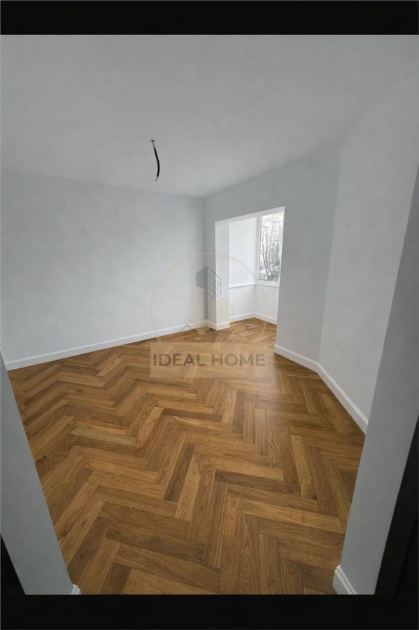 Apartament cu 3 camere - renovat de la placa - incalzire in pardoseala - 