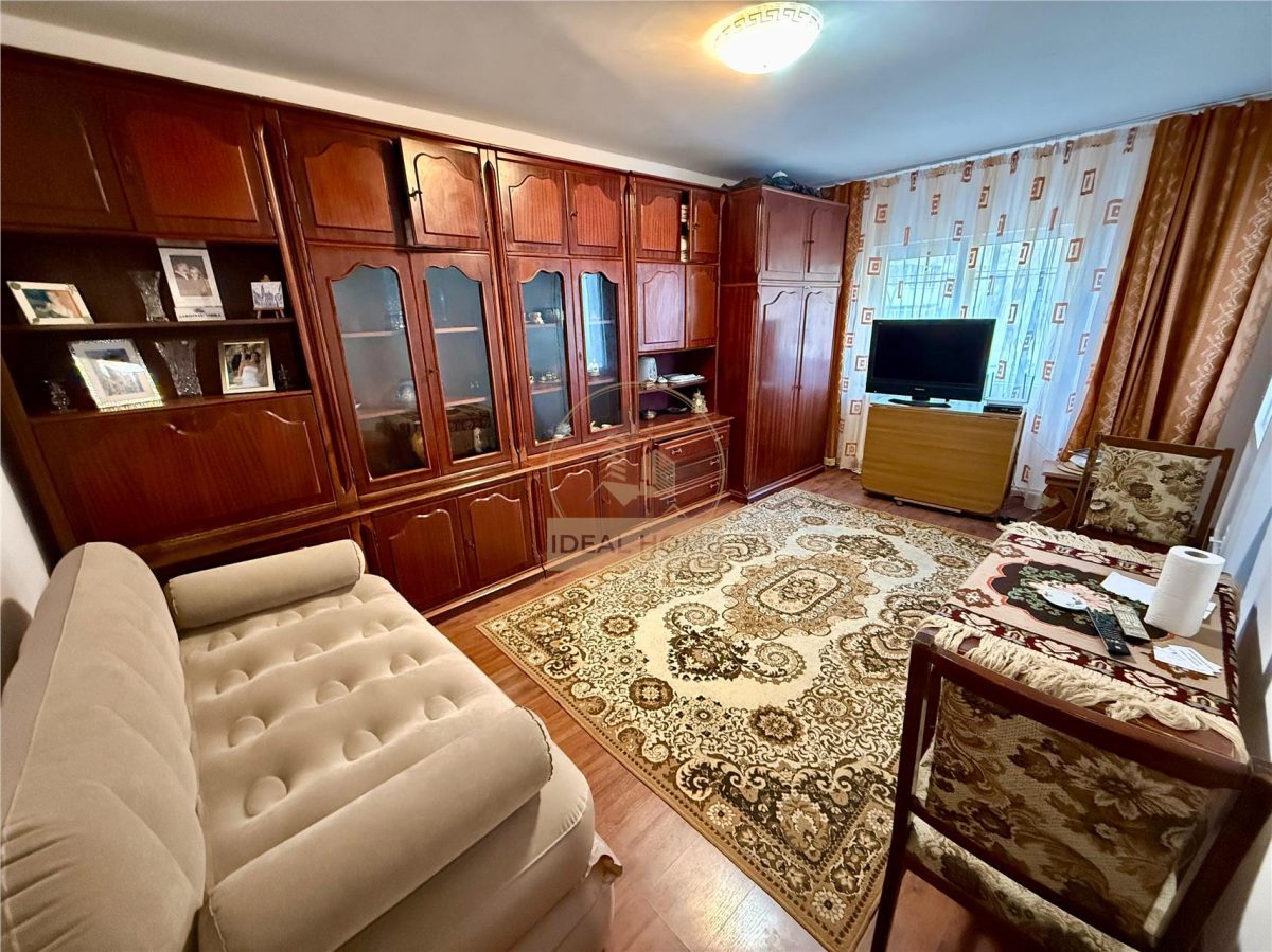 Petru Poni - 3 Camere Decomandat - Mobilat/Utilat - Bloc dupa 80 - 