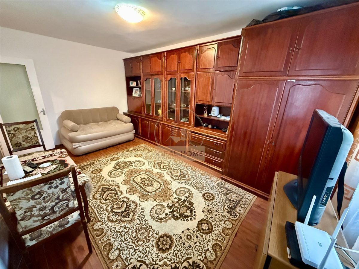 Petru Poni - 3 Camere Decomandat - Mobilat/Utilat - Bloc dupa 80 - foto 2