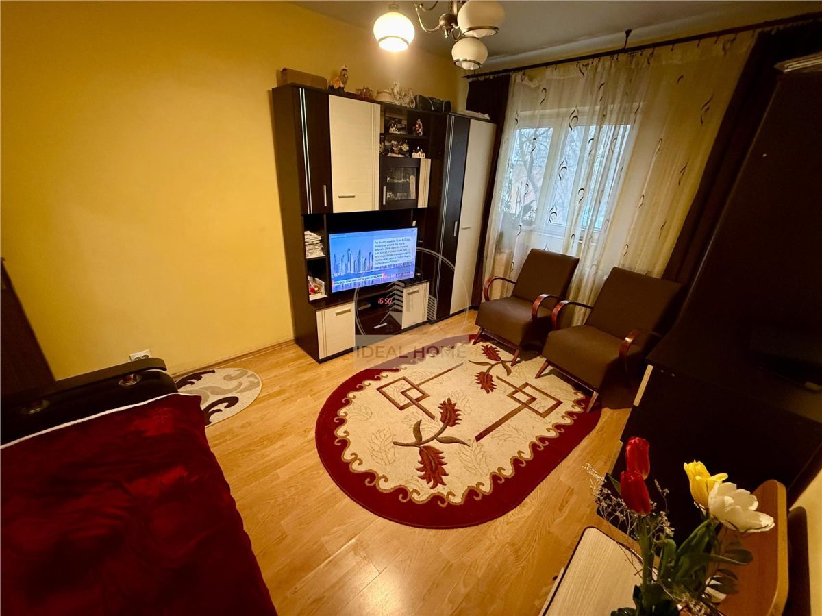 Etajul 1 - Bloc din 1984 - Apartament cu o camera - Baza 3 - foto 2