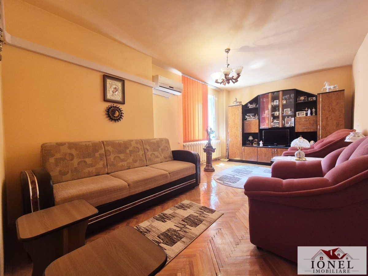 Apartament patru camere de vanzare in Cugir - Cugir