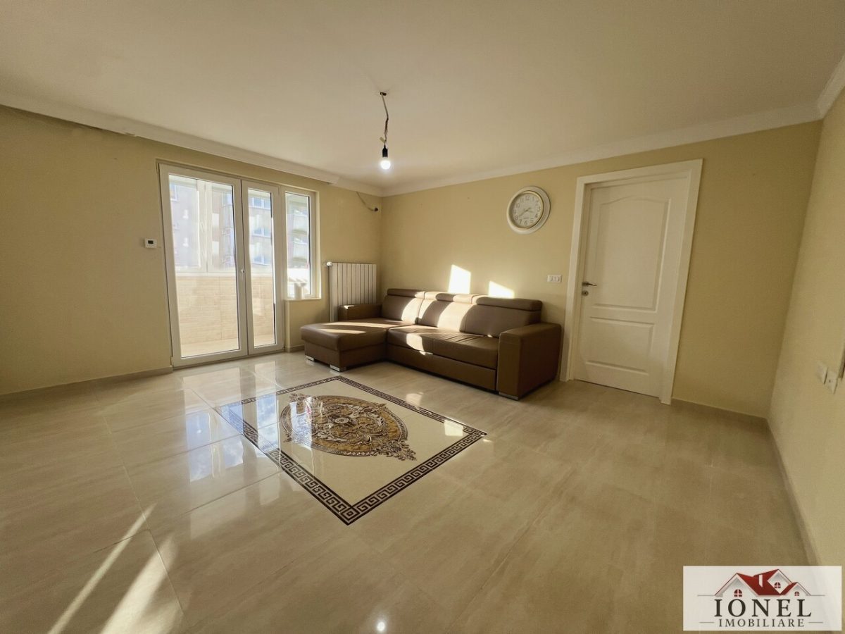 Apartament trei camere de vanzare in Alba Iulia - Alba Iulia