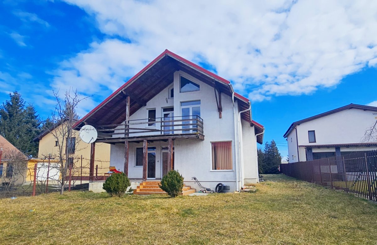 Harman, casa 2006, teren 1000mp, 2 garaje - Harman