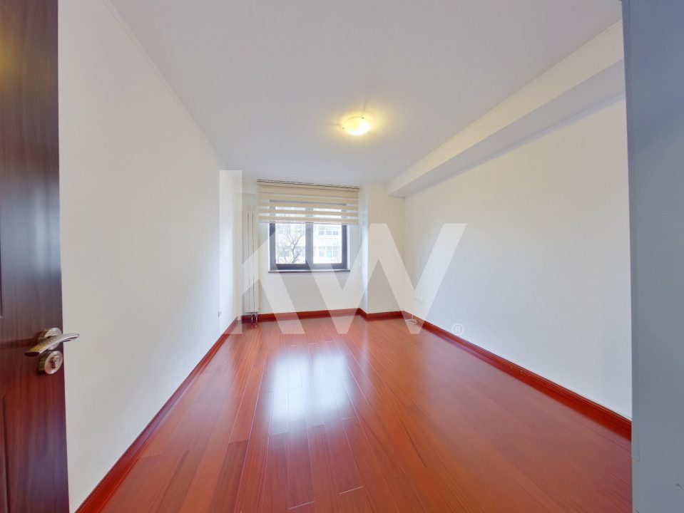 Închiriere apartament 4 camere cu design modern, Zona Blumana - foto 7