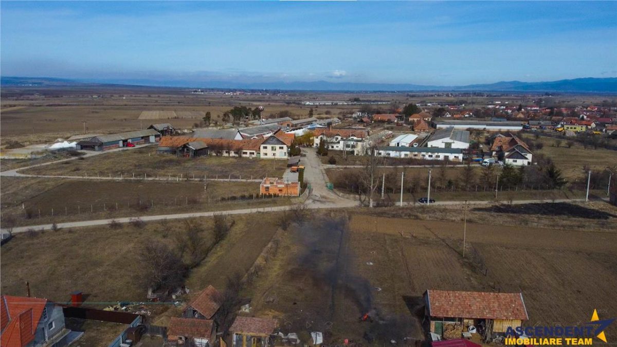 FILM! +25.400mp teren+Complex agrozootehnic cu traditie, accesorizat+ potential A,Borosneu - foto 24