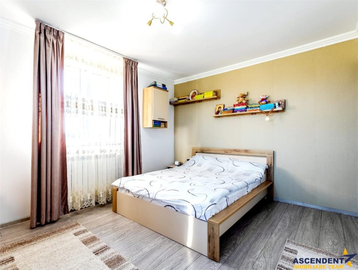 Vila luminoasa, gradina, priveliste panoramica spre munti, Harman, Brasov - foto 16