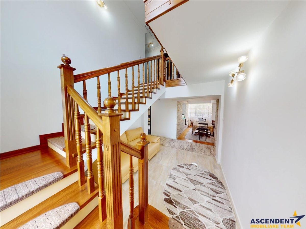 Vila luminoasa, gradina, priveliste panoramica spre munti, Harman, Brasov - foto 9