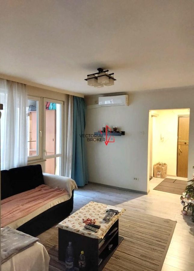 Apartament et.3/10 mobilat, utilat Colentina stradal, vedere mixta - 