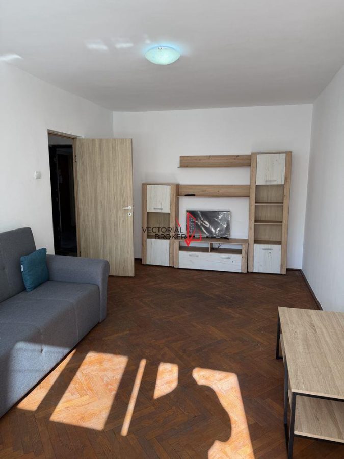 Apartament et.6/10 zona Colentina- Teiul Doamnei - 