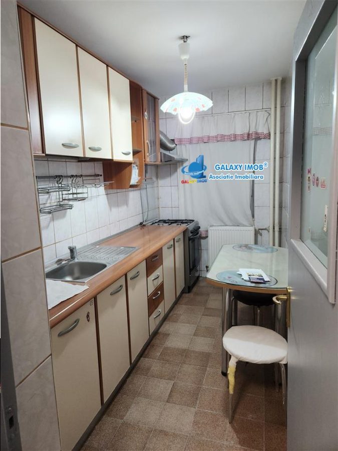 Apartament 2 camere decomandat Colentina strada Gherghitei - 