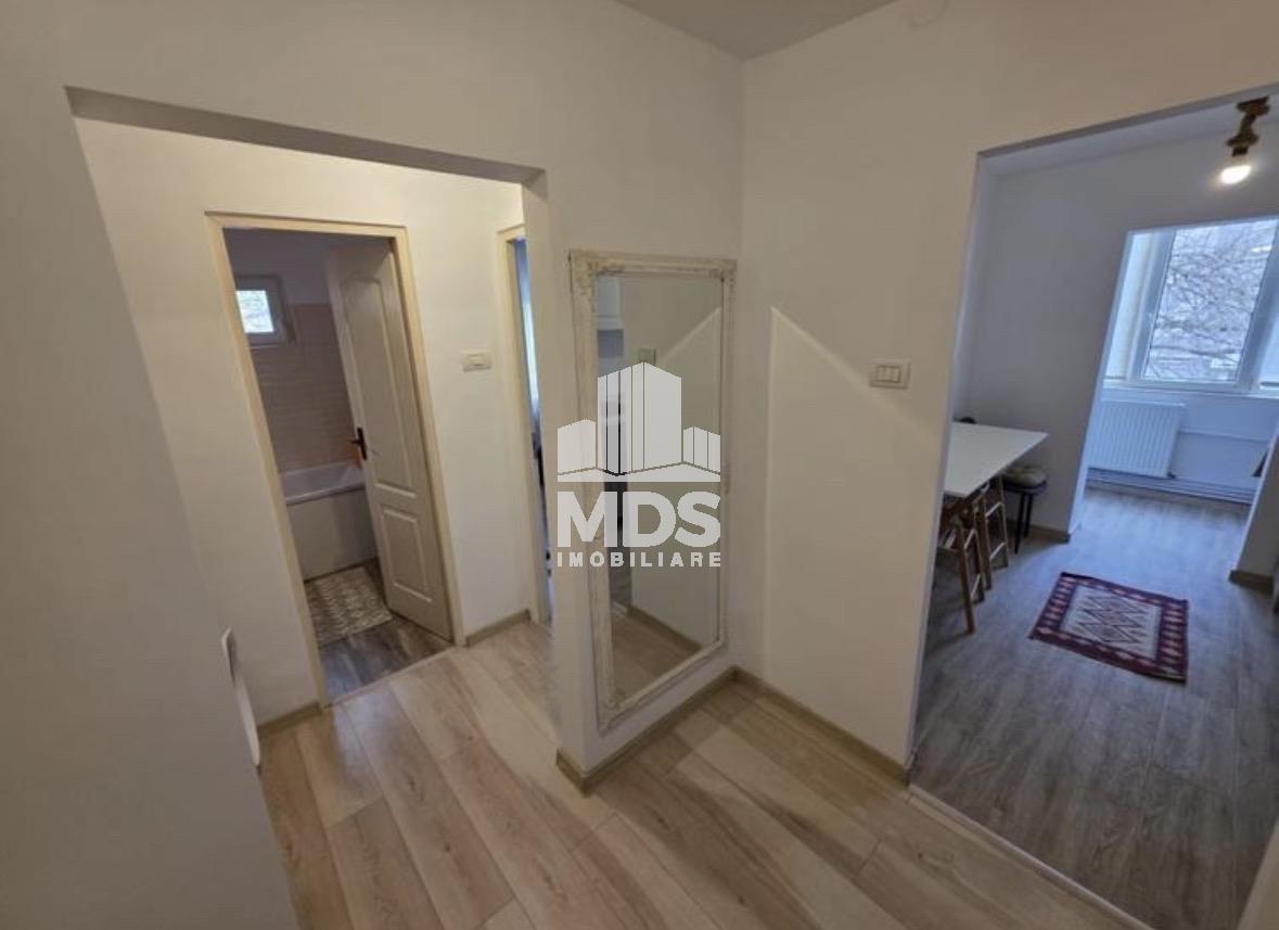 Decomandat la etaj 1 cu centrala propie - foto 13