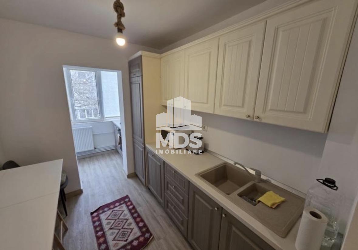 Decomandat la etaj 1 cu centrala propie - foto 3