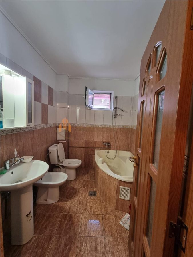 Casă de vânzare Iași-Capăt Cug-Valea Adâncă, la doar câteva minute de oraș - Ocazie - foto 13