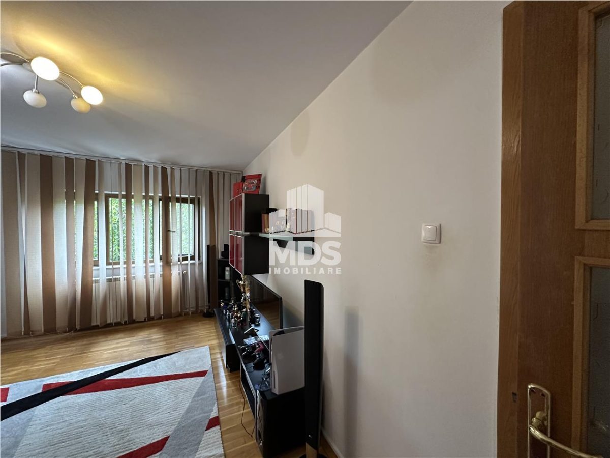 Mobilat si utilat la etajul 2 cu 2 bai - foto 2