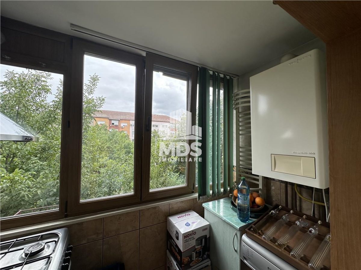 Mobilat si utilat la etajul 2 cu 2 bai - foto 4