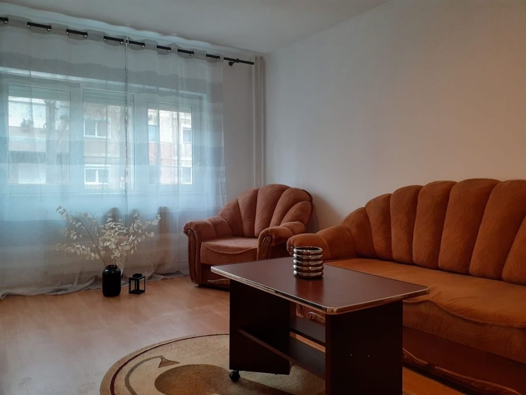 Mobilat si utilat la parter inalt, modificat in 3 camere - 