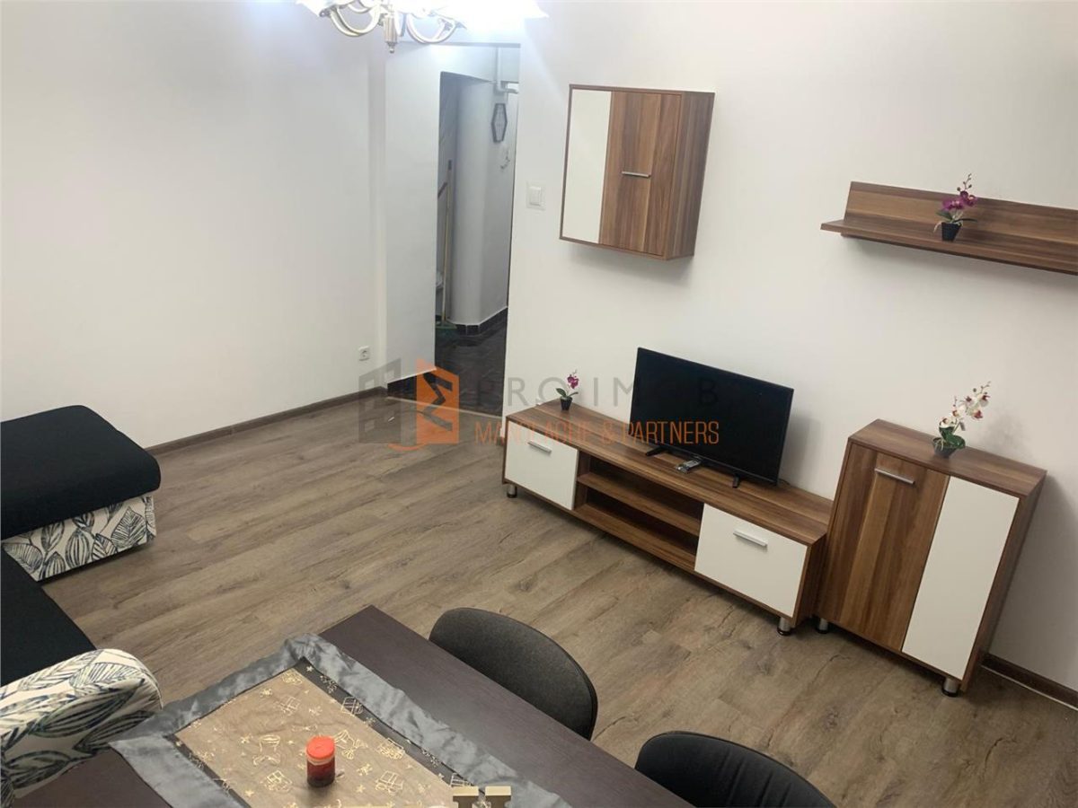 Apartament 3 camere cf 1 decomandat zona Ultracentrala - 