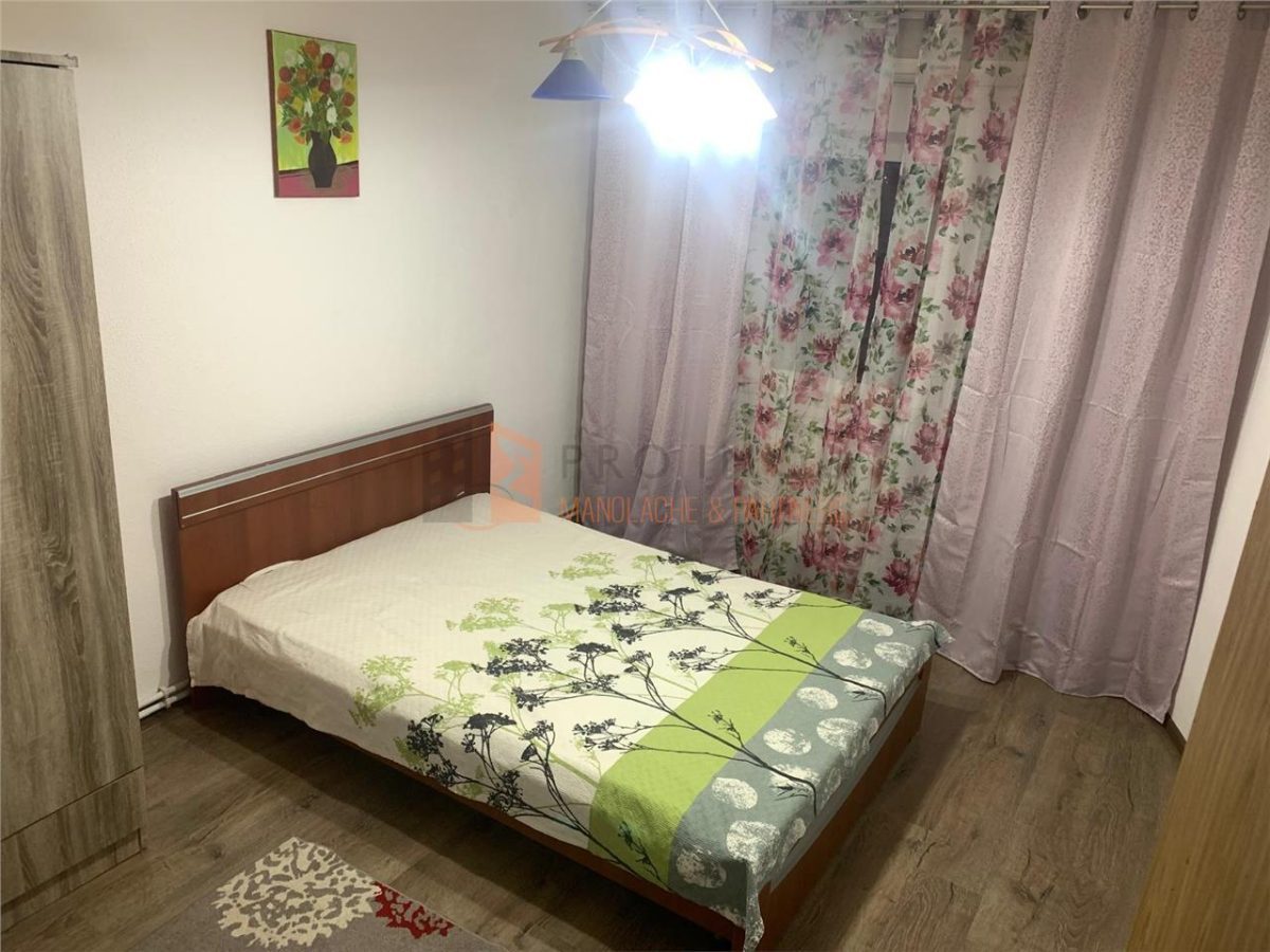 Apartament 3 camere cf 1 decomandat zona Ultracentrala - foto 2