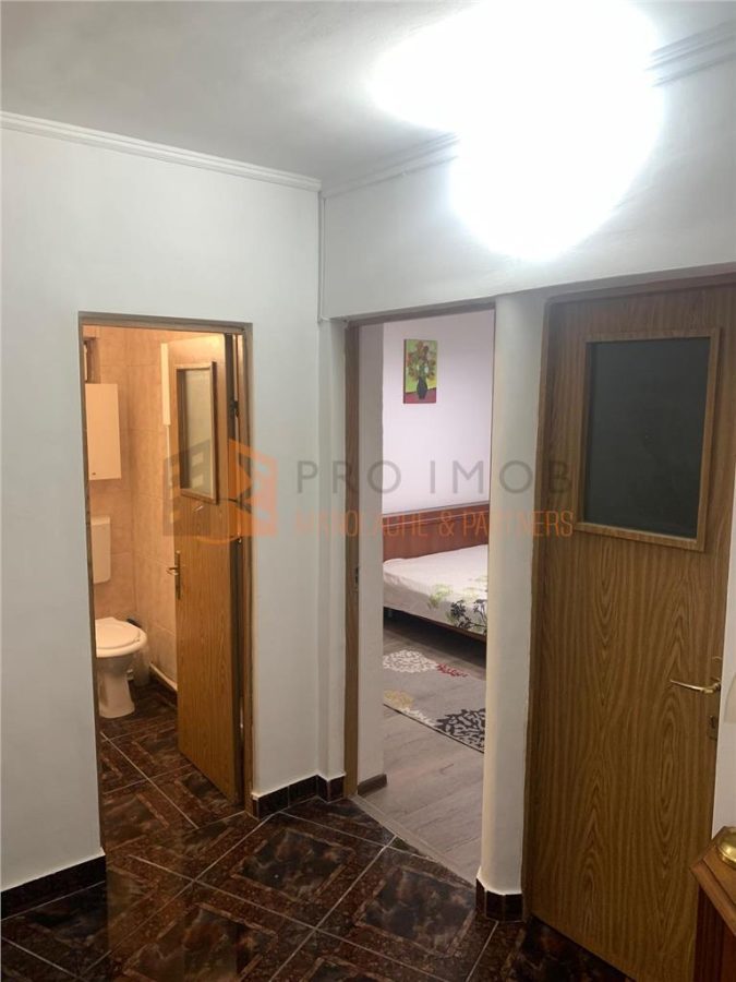 Apartament 3 camere cf 1 decomandat zona Ultracentrala - foto 3