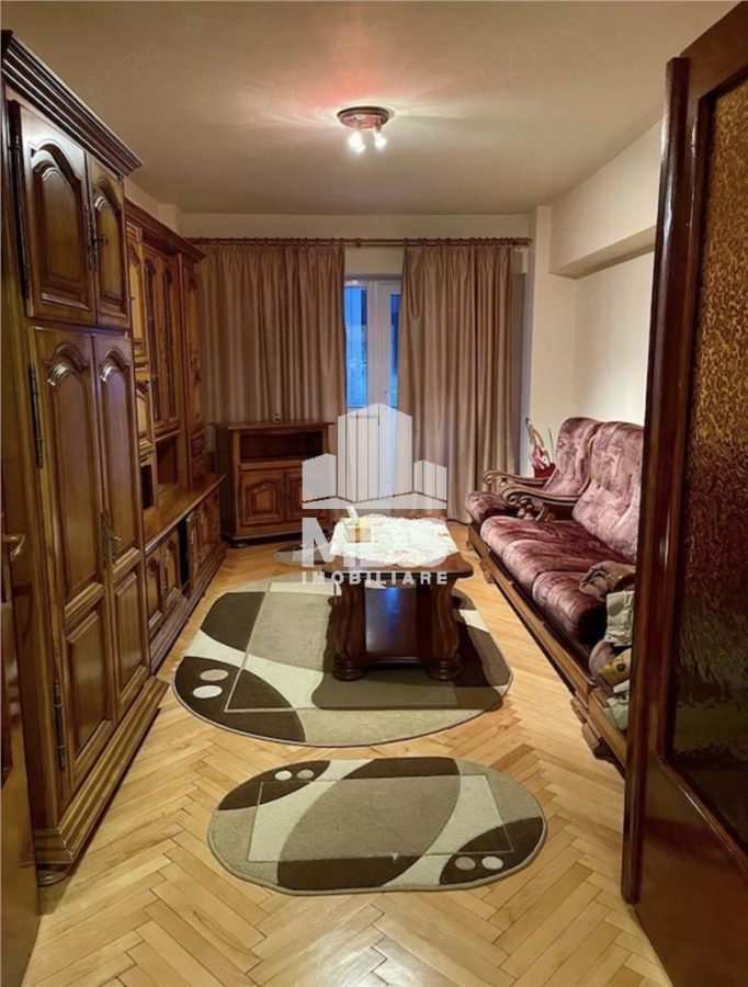 Decomandat cu 2 bai la etajul 1 aproape de Mall - foto 8